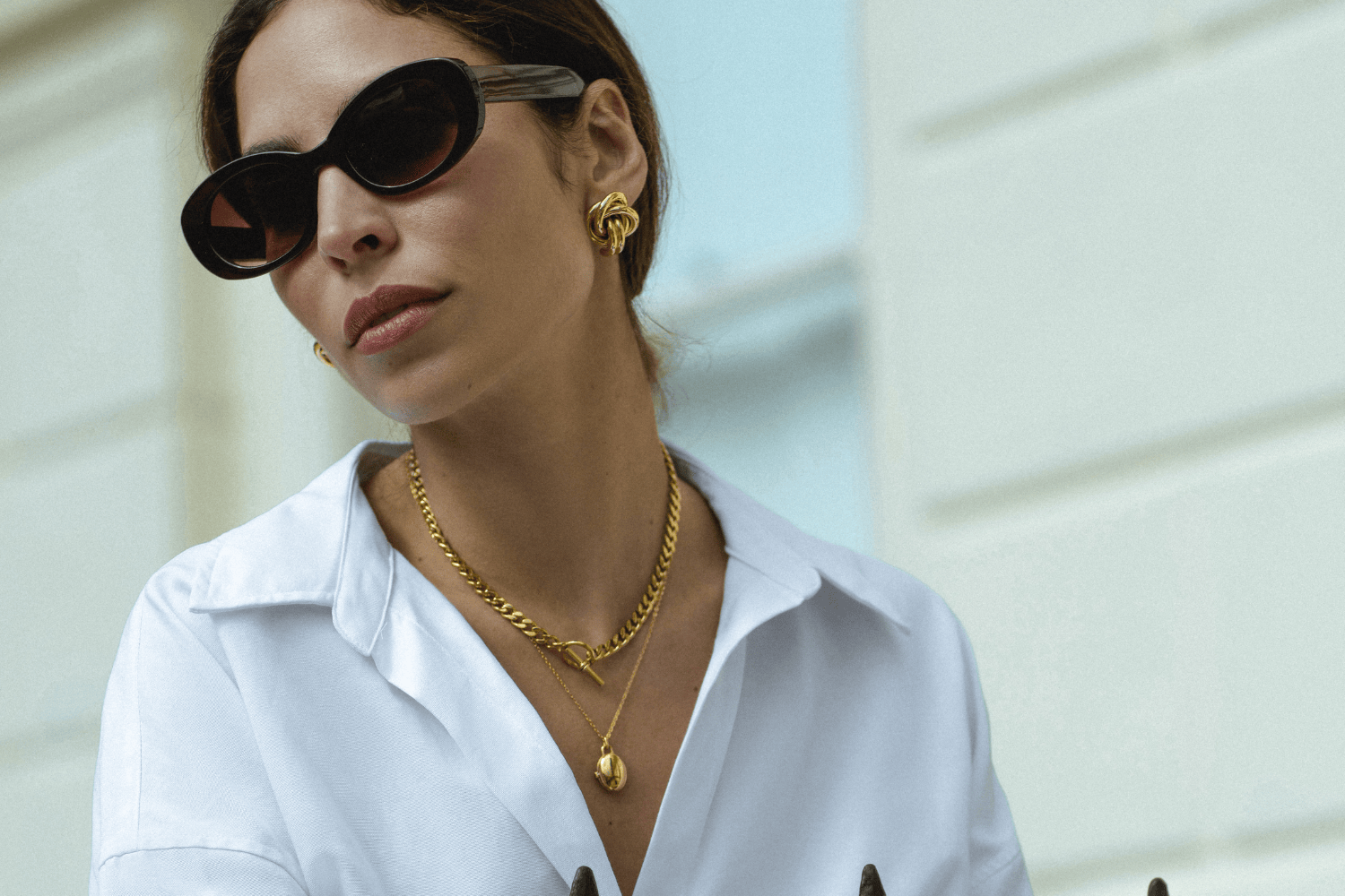 T-Bar Necklace Trend: How to Style & Wear It